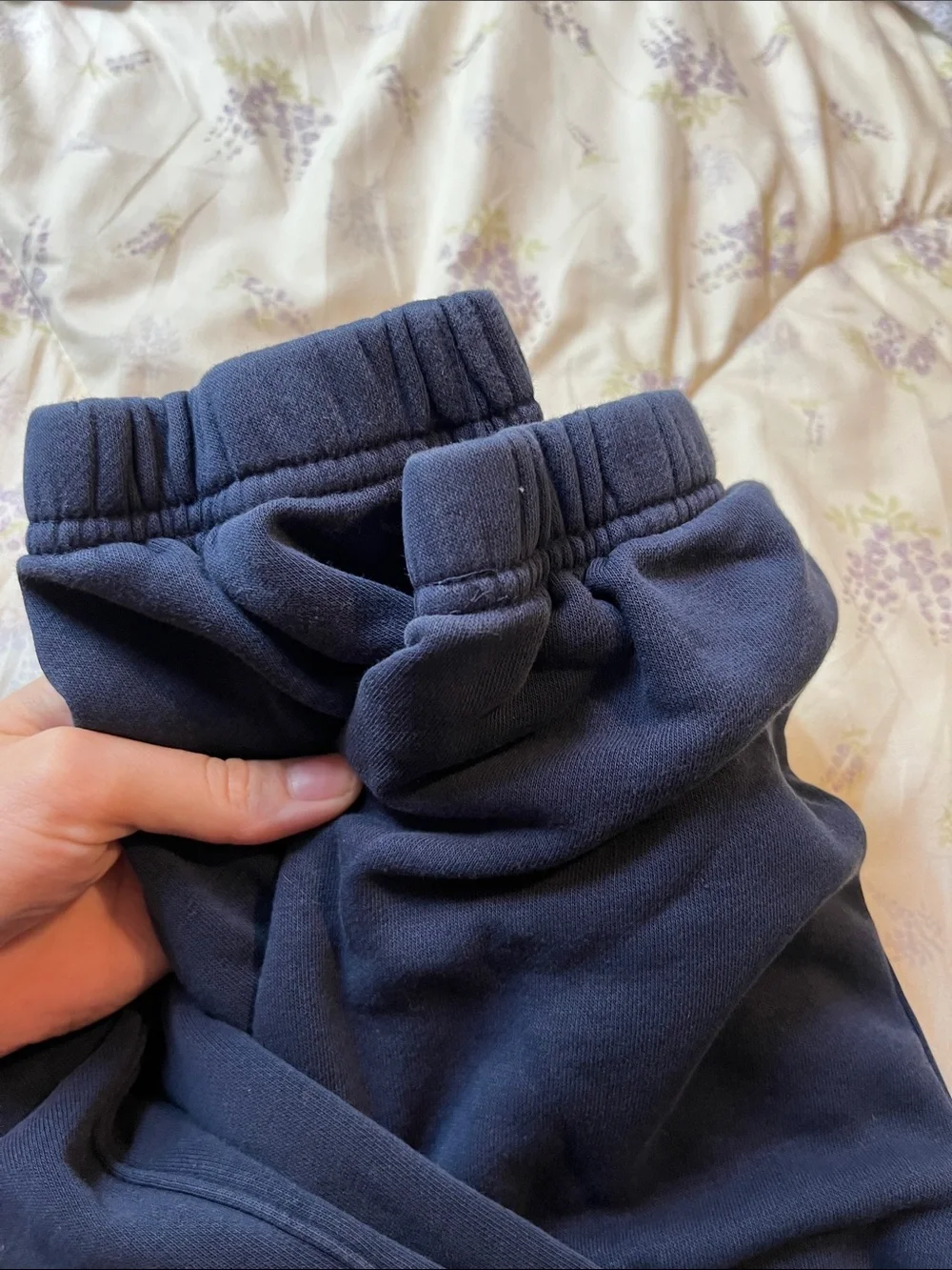 Nike Men’s Dark Navy Sweat Joggers with White Logo - Picture 4 of 4